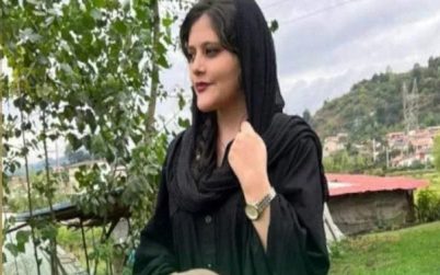 হিজাব না পরায় তরুণীকে পিটিয়ে হত্যা