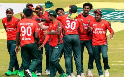 আজ এক রাতেই বাংলাদেশের ‘তিন’ ম্যাচ