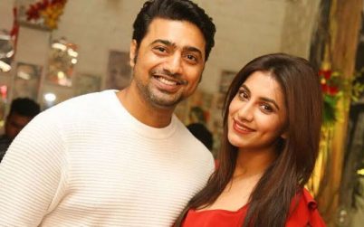 দেবের সামনেই প্রসেনজিতকে নিয়ে এ কী করলেন রুক্মিণী?
