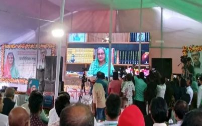 চা শ্রমিকদের সঙ্গে মতবিনিময় করলেন প্রধানমন্ত্রী
