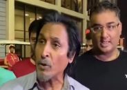 রেগে ভারতীয় সাংবাদিকের ফোন কেড়ে নিলেন রমিজ