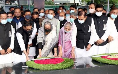 জেলহত্যা দিবসে রাজধানীর বনানী কবরস্থানে জাতীয় চার নেতার প্রতি শ্রদ্ধা নিবেদন করেছেন প্রধানমন্ত্রী