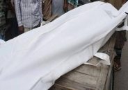 (বিএডিসি) কর্মরত স্টোরকিপার হাফিজুর রহমান (২৮) ট্রেনের নিচে লাফিয়ে পড়ে আত্মহত্যা করেন