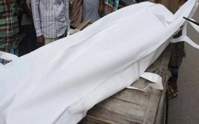 (বিএডিসি) কর্মরত স্টোরকিপার হাফিজুর রহমান (২৮) ট্রেনের নিচে লাফিয়ে পড়ে আত্মহত্যা করেন