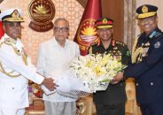 রাষ্ট্রপতি মোঃ আবদুল হামিদের সঙ্গে সৌজন্য সাক্ষাৎ করেছেন তিন বাহিনীর প্রধানরা