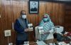 প্রধানমন্ত্রী হাতে বিশ্বে বিরল অনন্য শেখ হাসিনা’ বইটি তুলে দিয়েছেন লেখক সংসদ সদস্য রবি