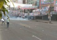 আশেপাশের গলি অবরুদ্ধ করে রাখায় ভোগান্তিতে পড়েছেন ওই এলাকার এইচএসসি পরীক্ষার্থীরা