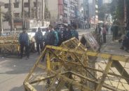 বিএনপি কার্যালয়ের সামনের সড়ক হয়ে ফকিরাপুল মোড় পর্যন্ত রাস্তা ব্যারিকেড দিয়ে বন্ধ