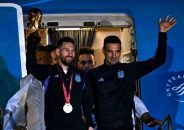 বিশ্বকাপ ট্রফি নিয়ে দেশের পথে মেসিরা