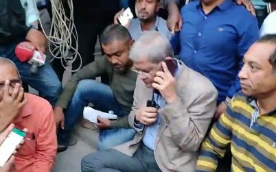 বল প্রয়োগ করে কার্যালয়ের সামনে বসিয়ে রাখা হয়েছে:ফখরুল