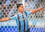 অভিষেকেই সুয়ারেজের হ্যাটট্রিক, জিতেছেন শিরোপা