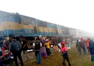 চিলাহাটিতে মিতালী এক্সপ্রেসের সঙ্গে রূপসা ট্রেনের সংঘর্ষ