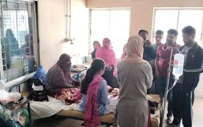 লক্ষ্মীপুরে স্কুলছাত্রীকে পিটিয়ে ট্যাবলেট খাইয়ে দেয় মুখোশধারীরা