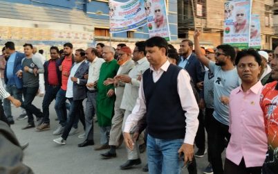 খণ্ড খণ্ড মিছিল নিয়ে সমাবেশস্থলে আসছেন নেতাকর্মীরা