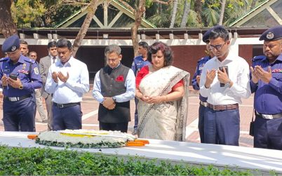ভারতীয় হাইকমিশনার বঙ্গবন্ধুর সমাধিতে শ্রদ্ধা জানালেন