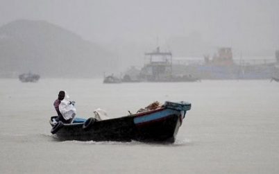 ২০ অঞ্চলে ঝড়ের আভাস, নদীবন্দরে সতর্কতা