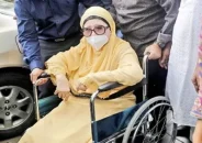 জীবন-মৃত্যুর সঙ্গে লড়ছেন খালেদা জিয়া