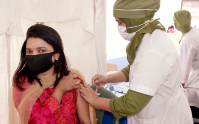 করোনার তৃতীয়-চতুর্থ ডোজ দেওয়া শুরু, অগ্রাধিকার পাবেন যারা