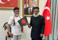 ইসরায়েল থেকে মুক্তি পেয়ে তুরস্কে শহিদুল আলম